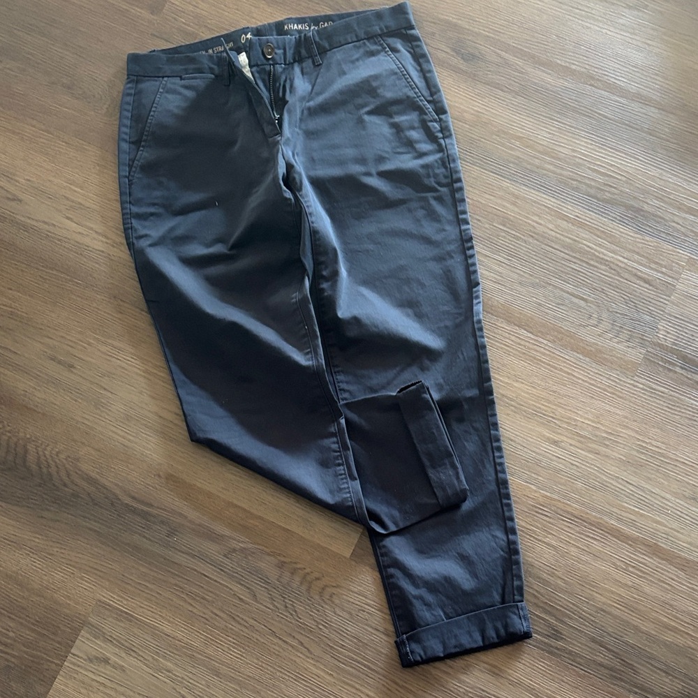 GAP broken in straight leg khakis navy blue